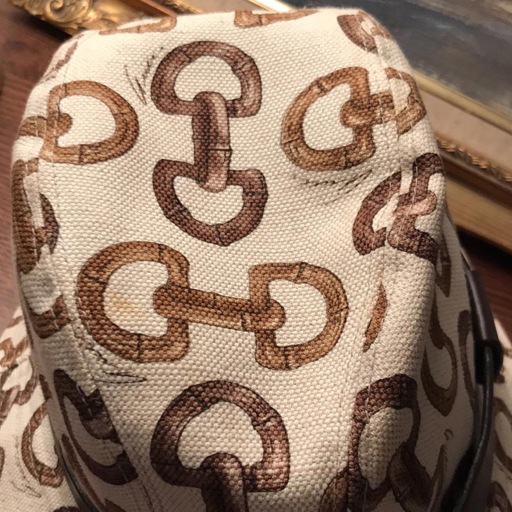 𝐆𝐔𝐂𝐂𝐈 𝐁𝐔𝐂𝐊𝐄𝐓 𝐇𝐀𝐓 - Picture 4 of 13